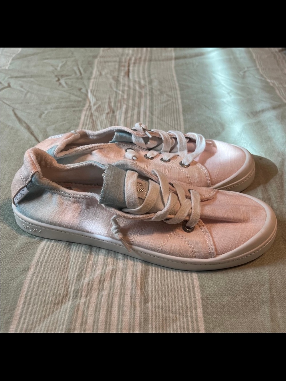 Roxy Light Pink Low-Top Lace-Up Kids Sneakers